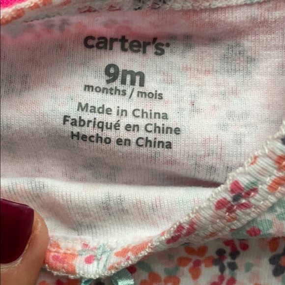 🎀 Carters 2 long sleeve, top 9 month bundle🎀 - Picture 3 of 6